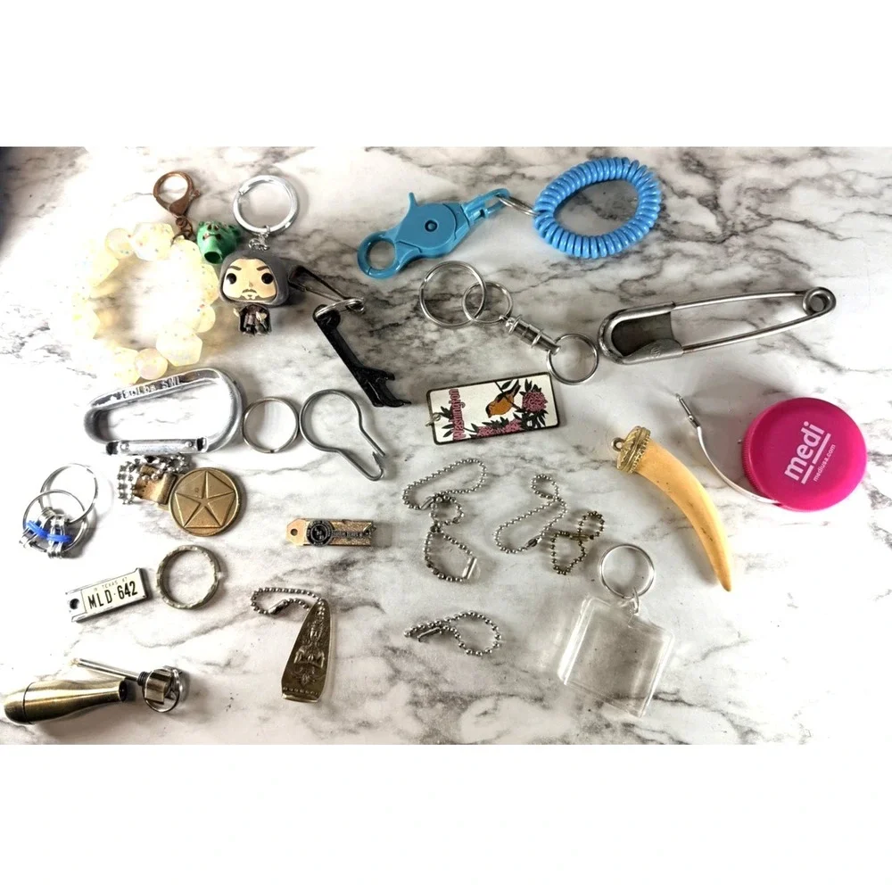 25 KEY RINGS ~BOTTLE OPENER, 150 LB CLIP, FIRE STARTER, BRACELET, ETC (3002)